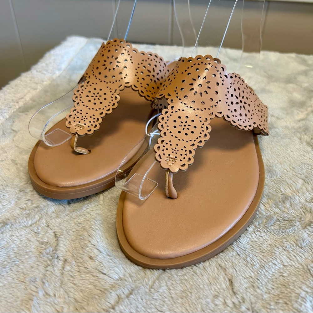 Elegant Tan Women's Sandals XOXO Sz 8 NWOT